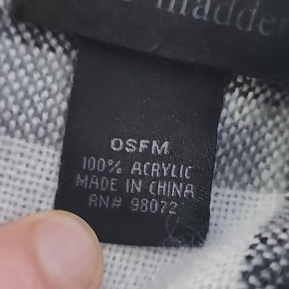 Steve Madden Pashmina Wrap Shaw Plaid Womens One Size Fits Most - Picture 6 of 8